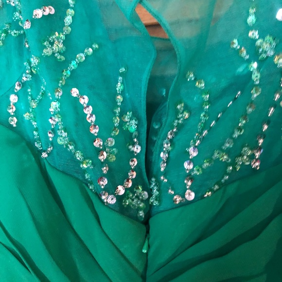 Handmade GREEN bridesmaids dress (based on the photo) - Picture 6 of 6